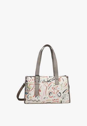 Borsa rettangolare beige con motivi astratti multicolore a pennellate, manici grigi e un piccolo charm circolare attaccato su un lato.