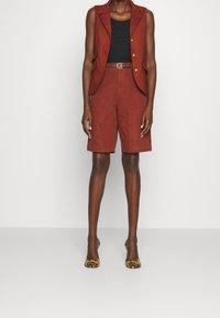 rag & bone Short - dark brown