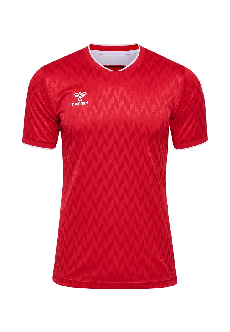 Maillot de sport Hummel rouge à manches courtes, avec un motif en losanges texturé, un col rond avec une bordure blanche, et un logo sur la poitrine.