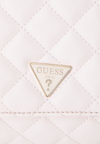 Guess CARLY XBODY FLAP - Skulderveske - stone