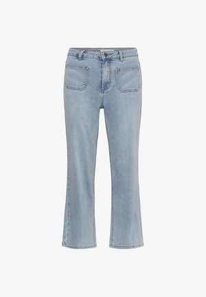 Jean en denim bleu clair avec poches avant, fermeture à boutons, passants pour ceinture et coupe de jambe légèrement évasée.