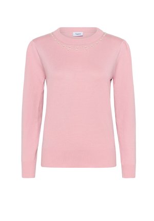 Světle růžový svetr s dlouhými rukávy a kulatým výstřihem, zdobený dekorativními korálky podél límce a žebrovaným lemem a manžetami.