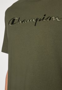 Champion ICONS TONAL CREWNECK WITH LARGE LOGO - T-Shirt print - dark green