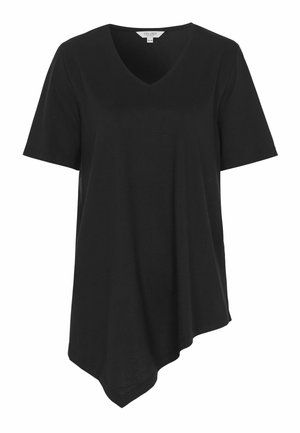 Schwarzes Kurzarm-V-Ausschnitt-Shirt mit asymmetrischem Saum, der auf der rechten Seite nach unten verläuft.