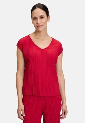 Betty & Co MIT PLISSEE - Blouse - dunkelrot