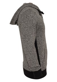 Szürke és fekete texturált kapucnis pulóver, amely kötött kapucnival, oldalsó zsebekkel és bordás mandzsettákkal rendelkezik. A kialakítás laza és testhezálló.