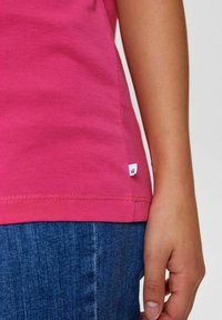 Nümph NUBEVERLY NOOS - Camiseta básica - raspberry sorbet