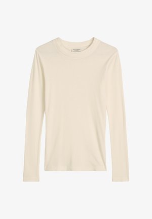 Haut à manches longues en maille côtelée couleur crème avec encolure ronde, présenté sur fond blanc.