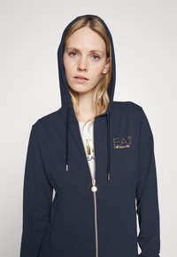 EA7 Emporio Armani SET - Gornji dio trenirke - navy/gold