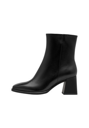 Tamaris, STIEFELETTE - Stiefelette - black leather