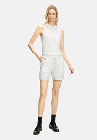 FALKE Short - white