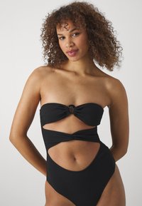 KARL LAGERFELD DNA STRAPLESS SWIMSUIT - Jednodílné plavky - black