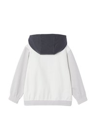 Felpa con cappuccio di colore bianco per il corpo, maniche grigie e cappuccio grigio scuro. Presenta polsini e vita elasticizzati, con una texture liscia.