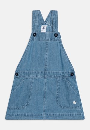 Lichte blauwe denim tuinbroek jurk met verstelbare banden, twee voorzakken, donkere knopen en een logo aan de zoom.