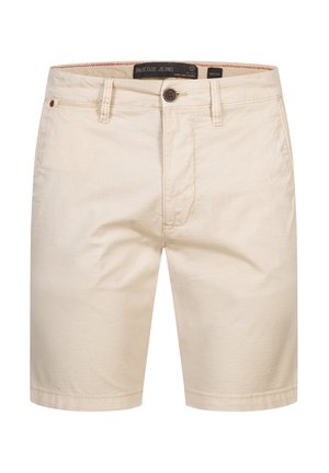 Pantalones cortos caqui hechos de una tela ligera, con cierre de botón, trabillas para el cinturón y una textura suave. Incluye detalles de costura sutil.