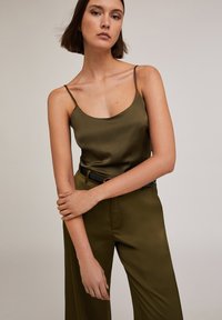 IN RASO - Camiseta interior - verde militare