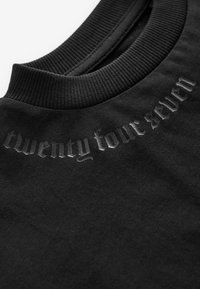 Next RELAXED FIT SHORT SLEEVE GRAPHIC STANDARD - Printtipaita - black unlimited