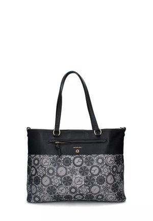 Borsa a tote nera e grigia con motivi geometrici e circolari, due manici a spalla e una tasca frontale con zip e una piccola targhetta in metallo.