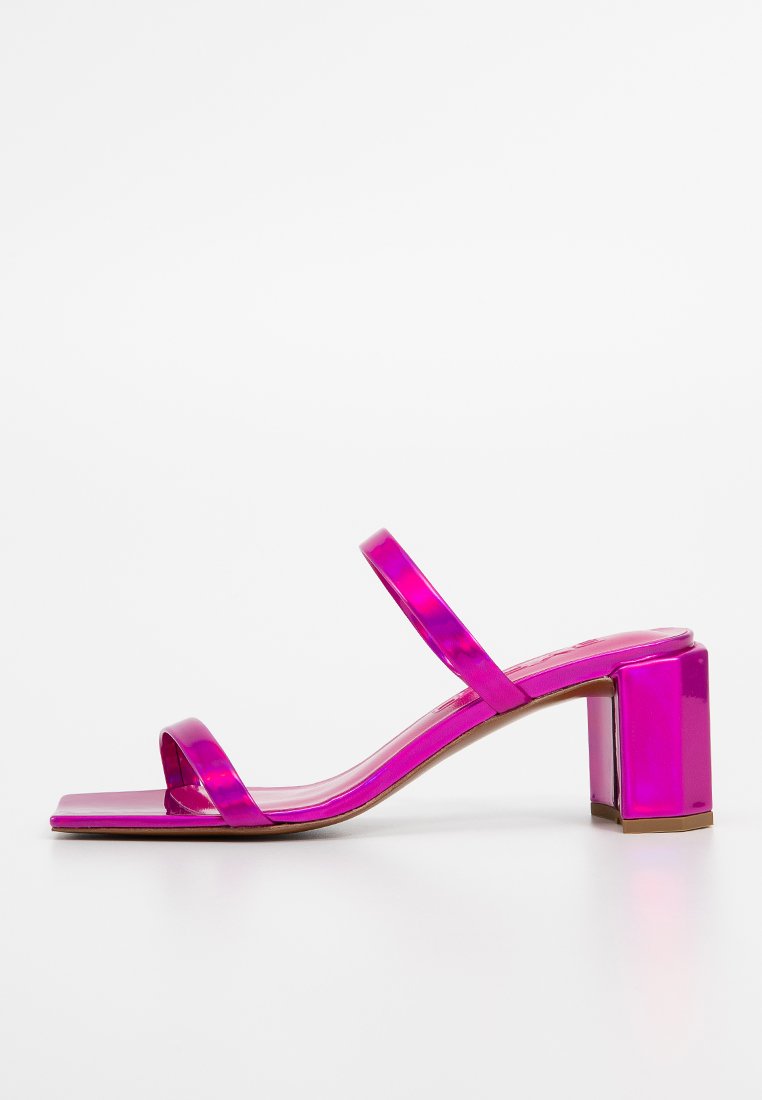 BY FAR Muiltjes met hak donkerroze BY FAR Muiltjes met hak donkerroze