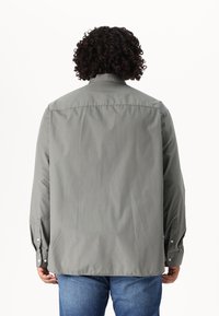 Jack & Jones JJJOE PLAIN NOOS - Camisa - castor gray