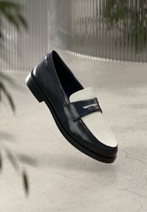 STRAVEN EDGE - Mokasīni - black