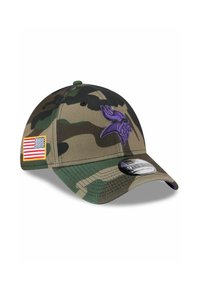 Casquette de baseball camouflage avec un logo de Viking violet, dos ajustable et un petit patch de drapeau américain sur le côté. Matériau en coton, design structuré.