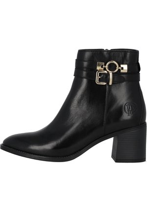 Kotníkové boty - black