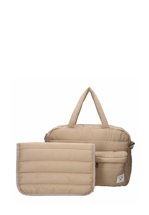 Beige gepolsterte Taschen-Set mit einer Haupttasche mit zwei Griffen und einem abnehmbaren Pouch. Beide haben eine gesteppten Textur und ein stromlinienförmiges Design.