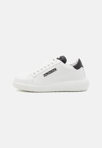 Valentino BOUNCE Trainers white/black/white