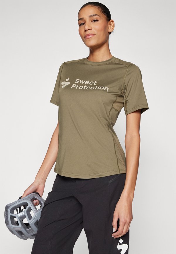 HUNTER - Sports T-shirt - woodland4