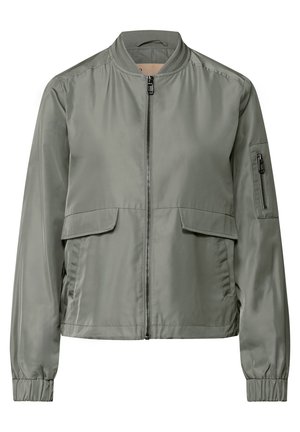 Veste bomber gris clair avec fermeture éclair à l'avant, deux poches à rabat, une poche zippée sur la manche gauche, et des poignets et un col élastiques.