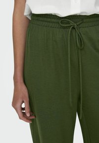 ONLY Trainingsbroek - rifle green
