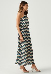 ST MRLO KENEDY - Robe longue - chocolate chevron