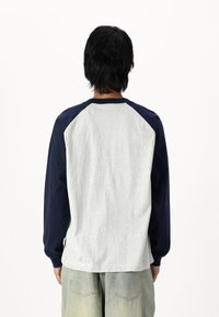 Hollister Co. BOXY - Majica z dolgimi rokavi - grey/navy