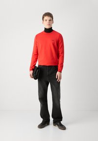 BOSS EVER - Pulover - open red