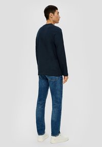 s.Oliver Langarmshirt - navy