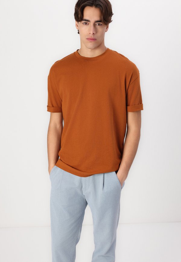 THILO - Basic T-shirt3