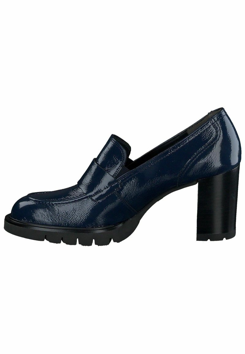 Mocassin en cuir verni bleu marine avec talon carré noir épais et semelle robuste, vue de côté.