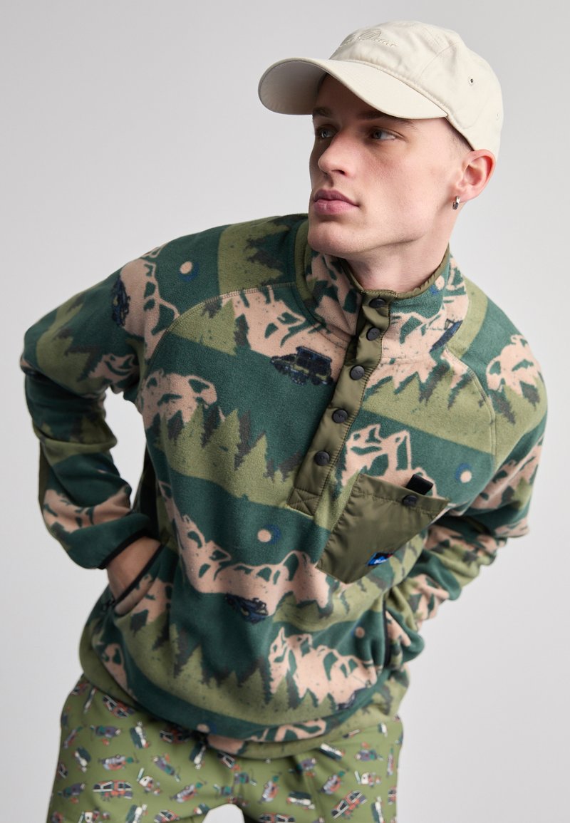 KAVU TEANNAWAY - Felpa in pile - green/multi colour