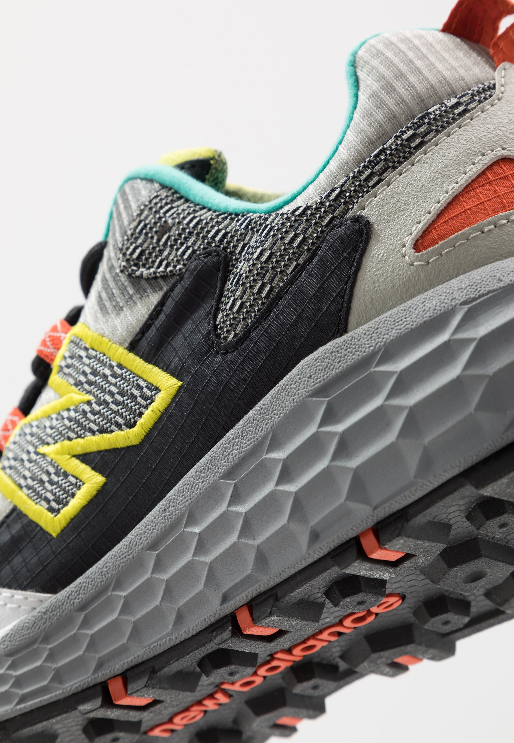 new balance running trail crag trainers in grey