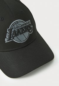 Thumbnail Image 3