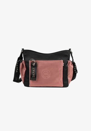Bolso bandolera negro y rosa con bolsillo delantero con cremallera, parche con el logo SKPAT, correa ajustable y bolsillos laterales fruncidos.
