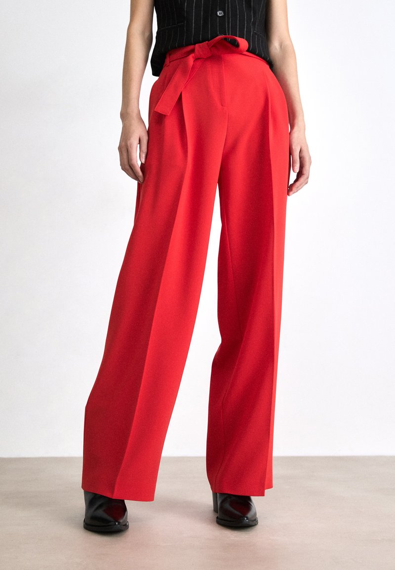 BOSS TAPIANA - Bukse - bright red