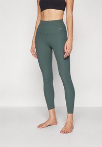 Nike Performance ZENVY - Tajice - vintage green/black
