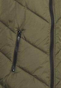 JDY JDYSKYLAR PADDED HOOD - Colete - forest night