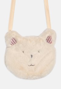 Krémová kabelka z umělé kožešiny ve tvaru medvědí tváře, zdobená vyšitéma očima, usmívajícím se ústy a lesklými růžovými akcenty na uších.