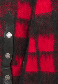 Be Edgy BRAN - Casaco curto - black/red