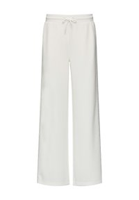 - Spodnie treningowe