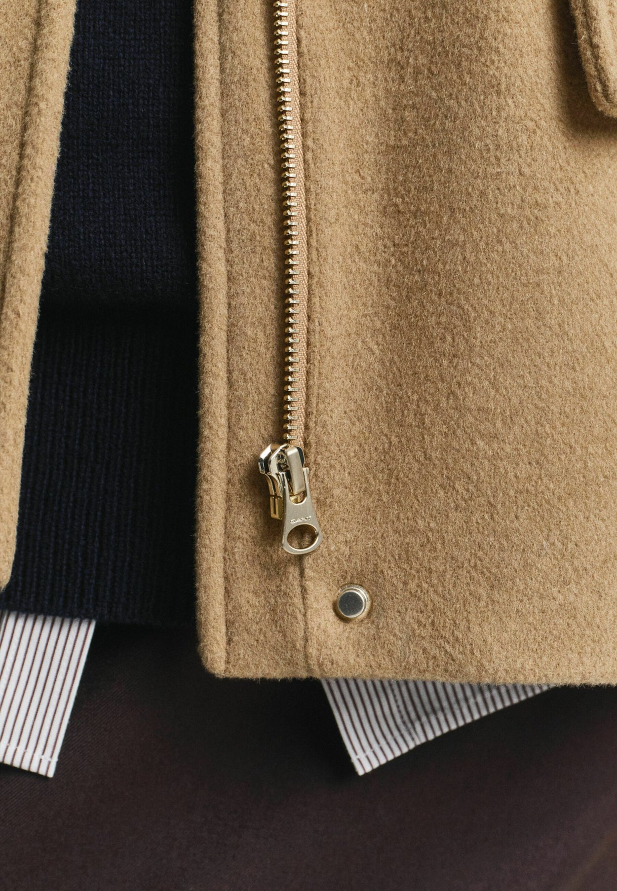 SHORT JACKET WITH ZIP