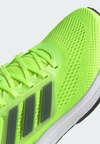 adidas Performance ULTRABOUNCE - Scarpe da corsa su strada - lucid lemoncore black ftwr white